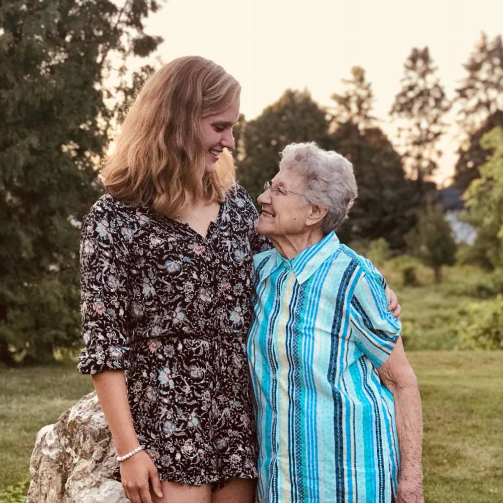 Meet your Posher, Hannah